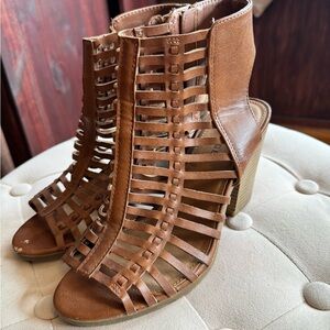 Trendy Strappy Heeled Sandals - Perfect for Any Occasion
